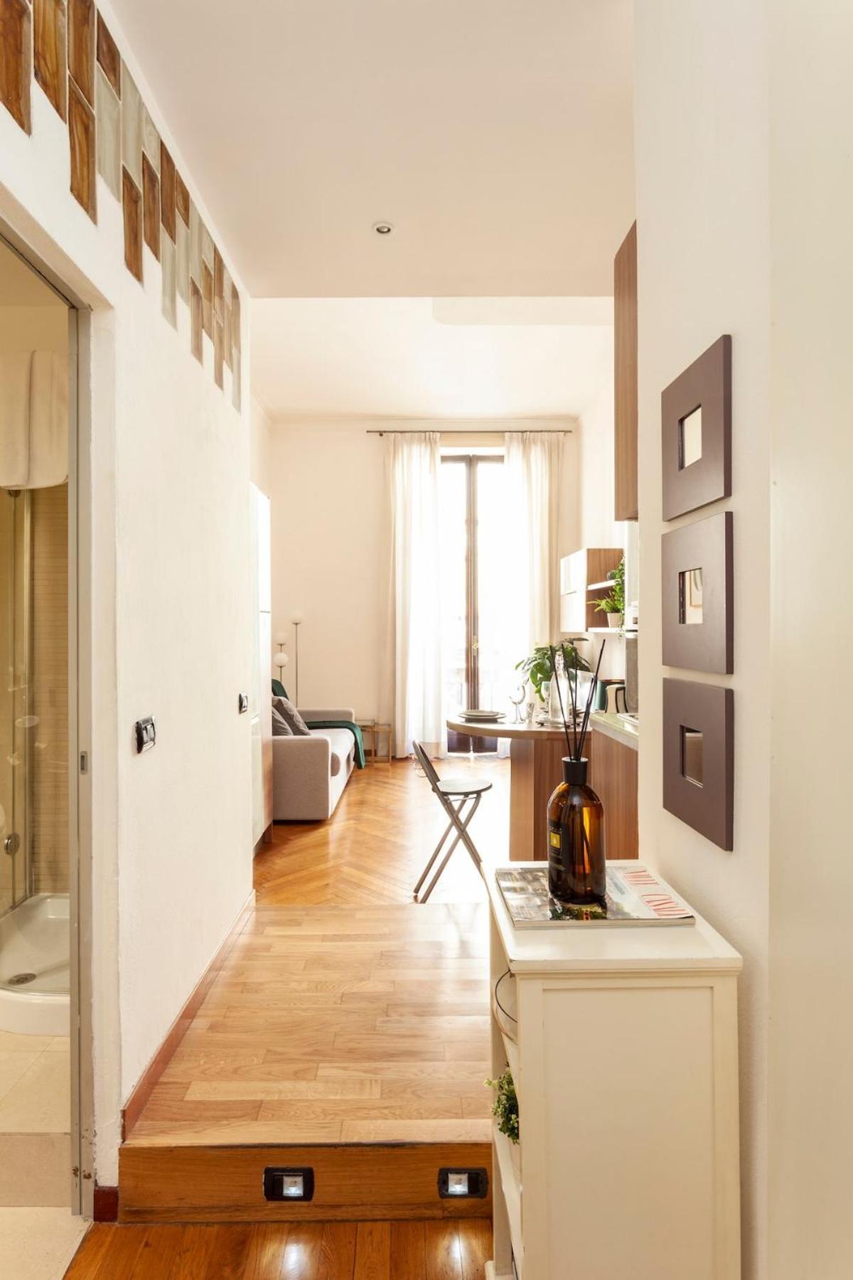 Bilocale Con Wifi In Palazzo Storico, A 5 Minuti Dal Duomo Zona San Babila - Tribunale Milan